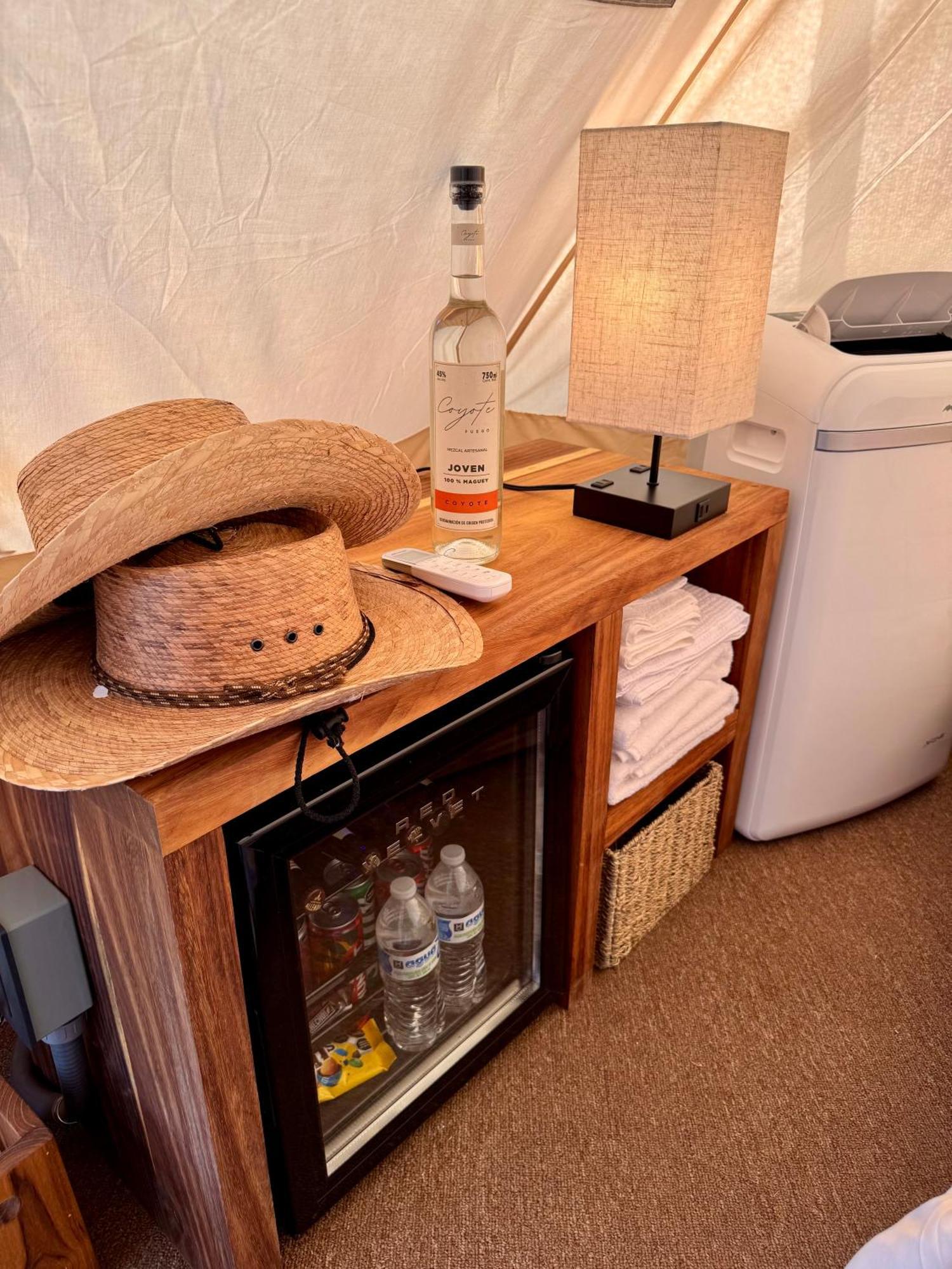 Hotel Coyote Alcocer 外观 照片
